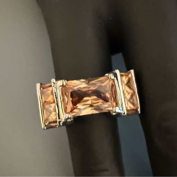 Sterling Silver Faux Morganite Statement Ring
Size 7 NWOT - Picture 2 of 7